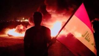 المتظاهرون يتجمعون أمام حقل القرنة الغربي بالبصرة