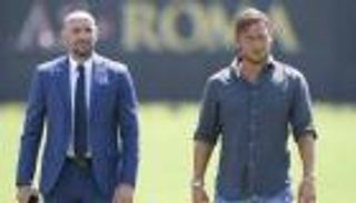 توتي يدافع عن مونشي ويشيد بتعاقدات روما