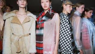 شركة بيربري للأزياء تتوقف عن استخدام الفرو الطبيعي