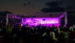 "ع السطح".. مهرجان فني يغني للحرية والوطن في غزة