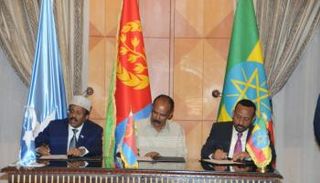 محمد عبدالله فرماجو وأسياس أفورقي وآبي أحمد يوقعون اتفاق تعاون 