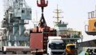 الاحتجاجات توقف العمل في ميناء أم قصر الأكبر بالعراق