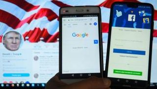 تحيز جوجل وفيسبوك يختفي داخل اللوغاريتمات التي تديرها