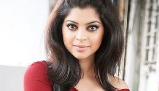 النجمة الهندية سينها واجه