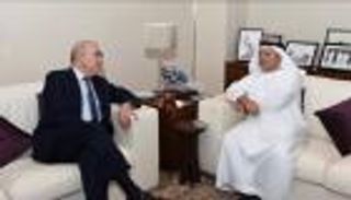 قرقاش يلتقي نائب وزير خارجية البرازيل