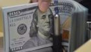 الدولار يصعد بفعل مخاوف رسوم ترامب