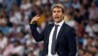 لوبيتيجي: لا أفكر في تدريب برشلونة