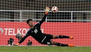 محمد الشامسي حارس منتخب الإمارات الأولمبي