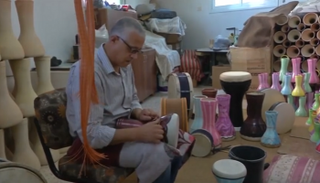 الفلسطيني أيوب الزعتري يجمع بين التراث والفن في الطبول