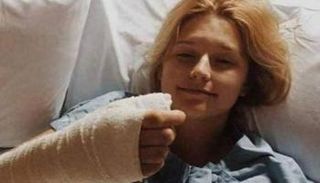 كورتني ويتهورن في المستشفى