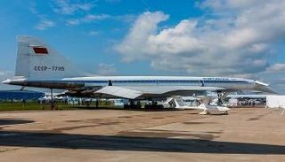 طائرة "تو-144" المدنية فوق الصوتية