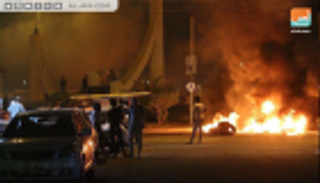 متظاهرون يحاصرون القنصلية الإيرانية وسط البصرة وإعادة فرض حظر التجوال