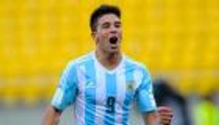 نجل سيميوني يفتتح سجل أهدافه مع الأرجنتين أمام جواتيمالا