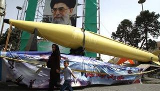 صاروخ إيراني بعيد المدى - أرشيفية