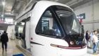 بالصور.. الصين تنتج قطارا خفيفا من ألياف الكربون