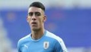 مدافع أوروجواي يؤكد اقترابه من ريال مدريد
