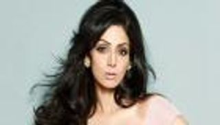 سويسرا تصنع تمثالا لأسطورة بوليوود سيريديفي 