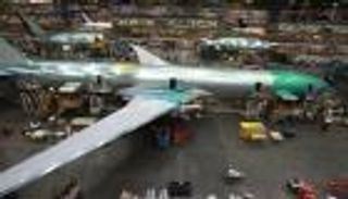 بالصور.. اختبار أول طائرة بوينج 777X.. و"الإماراتية" أول مشغليها