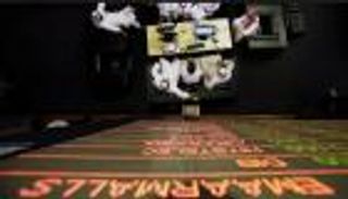 أسهم  البنوك تدعم سوق أبوظبي عند الإغلاق 