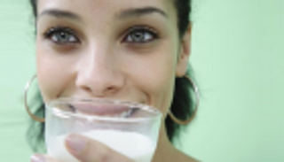 الإجهاد والنزيف والكسر بسهولة.. علامات نقص الكالسيوم في الجسم