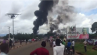 مقتل 35 شخصا في انفجار شاحنة وقود بنيجيريا