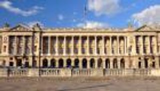 انتقادات فرنسية لمعرض مقتنيات حكام قطر: ترويج للإرهاب