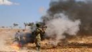 قصف متقطع على إدلب وهجوم يستهدف داعش شرق سوريا