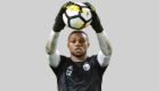 الشارقة الإماراتي يؤكد تمسكه بالحارس ديدا