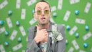 تركيا تحقق مع مغنٍ بسبب الدولار