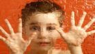 التوحد.. مرض مزمن علاجه يبدأ من الأسرة