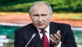 سكريبال وسلام دون شروط و"نووي كوريا".. ملفات بوتين بمنتدى فلاديفوستوك