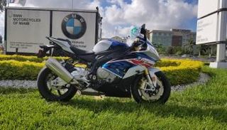 بي إم دابليو تطور دراجات نارية ذاتية القيادة