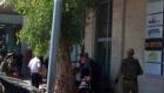 إصابة إسرائيليين اثنين في عملية طعن بالضفة الغربية