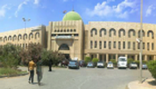 الهلال الأحمر الإماراتي يرعى حفل تخرج طلاب كلية اللغات بجامعة عدن