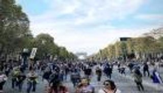 باريس بلا سيارات في يوم للبيئة