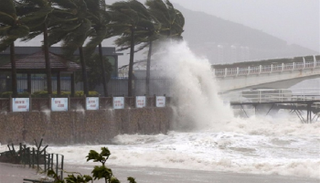  إعصار مانكوت