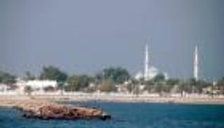 دلما الإماراتية.. جزيرة اللؤلؤ والطبيعة الخلابة