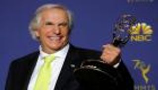 هنري وينكلر يفوز بأول "إيمي" وعمره 72 عاماً