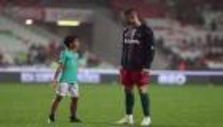 نجل رونالدو يؤكد إمكانية التفوق على والده