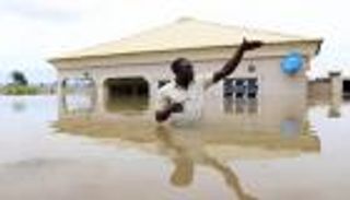 الطوارئ النيجيرية: مقتل 100شخص في فيضانات بـ10ولايات