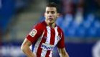 مدافع أتلتيكو مدريد يدافع عن جريزمان ضد هجوم راموس