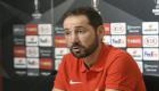 مدرب إشبيلية يكشف سر أمجاد ناديه على الصعيد القاري