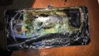 بالصور.. سامسونج تحقق في حادثة انفجار "نوت 9"