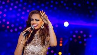 الفنانة آمال ماهر