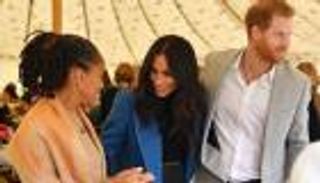 بالصور.. والدة ميجان ميركل تشارك ابنتها إصدار كتاب "طهي" خيري