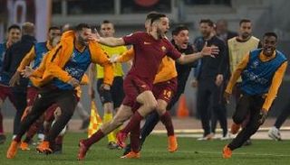 كوستاس مانولاس