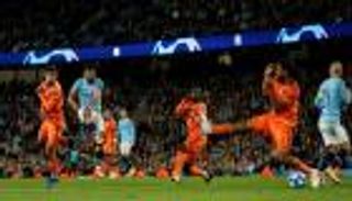 ليون يحقق فوزا مفاجئا على مانشستر سيتي في دوري الأبطال