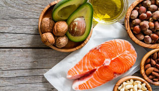 الخضروات والمكسرات تعزز فائدة الغذاء قليل الكربوهيدرات