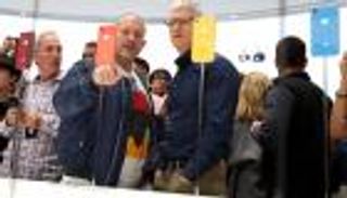 بالصور.. 8 أسباب لشراء آيفون XR بدلا من آيفون XS