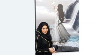 الفنانة التشكيلية الإماراتية سمية السويدي